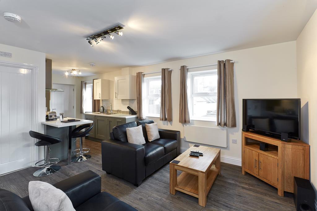 Swan Place Apartments By Viridian Apartments Суиндън Стая снимка